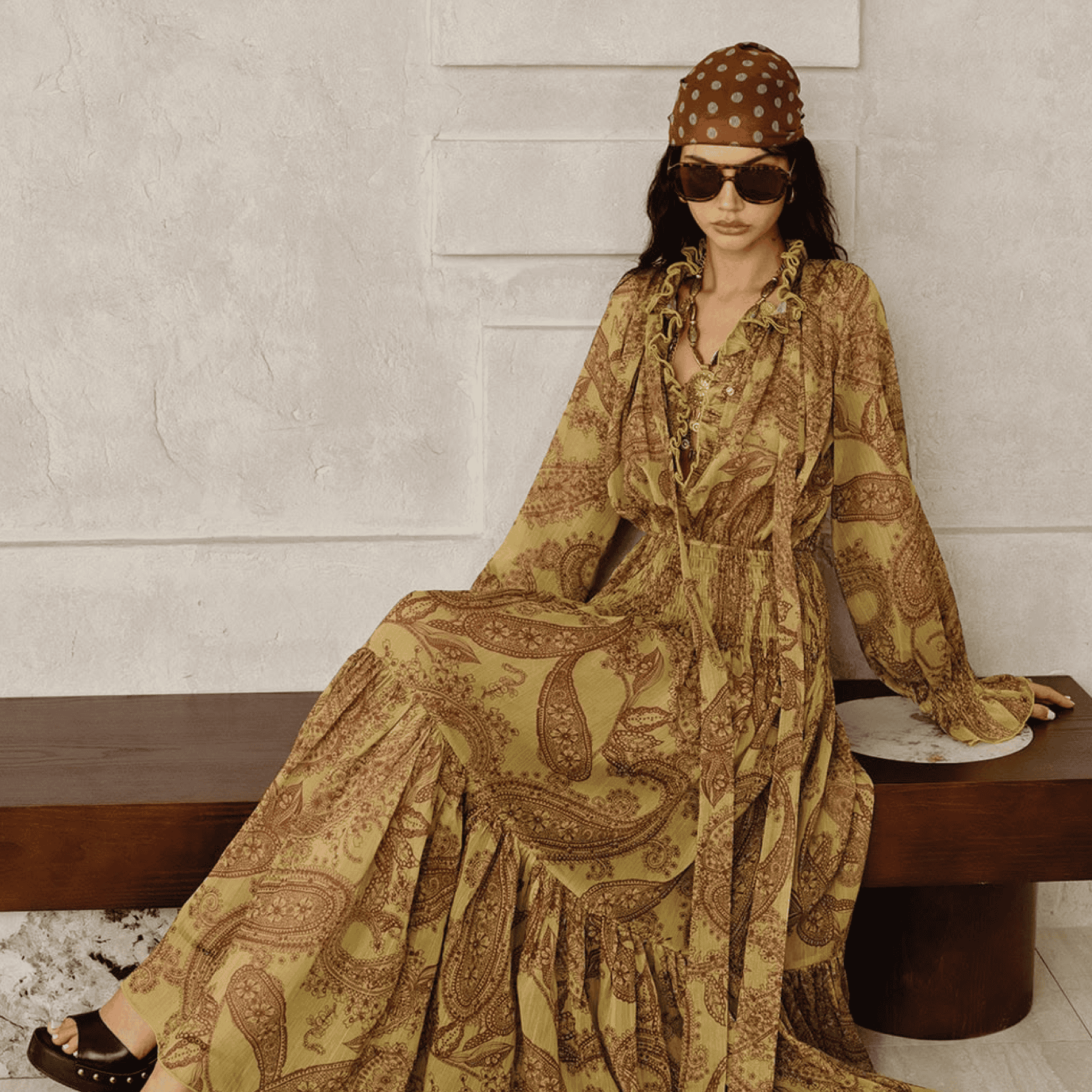 Elegant boho dress with paisley print, perfect for summer outings.