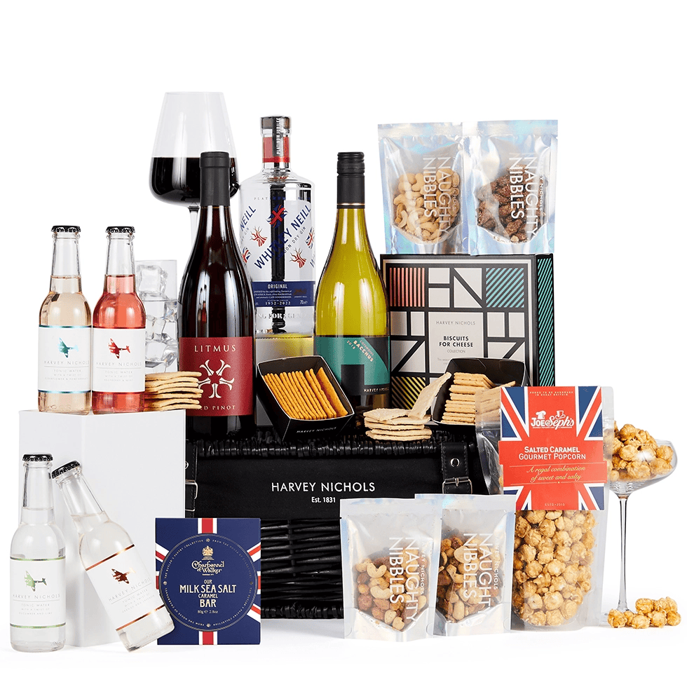 Elegant Jubilee gift hamper featuring premium wines, gourmet popcorn, and salted caramel treats. Per.