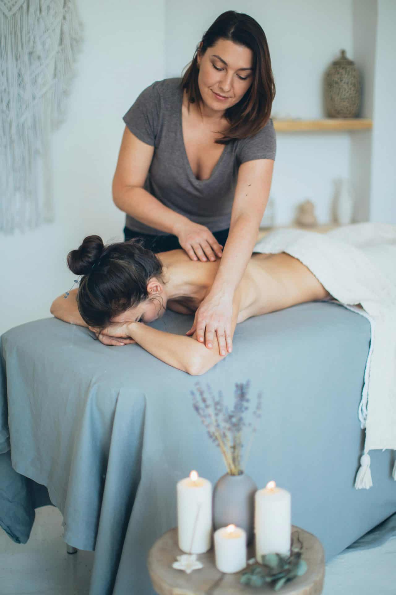 Relaxing massage at Victoria Leeds spa for beauty and grooming.