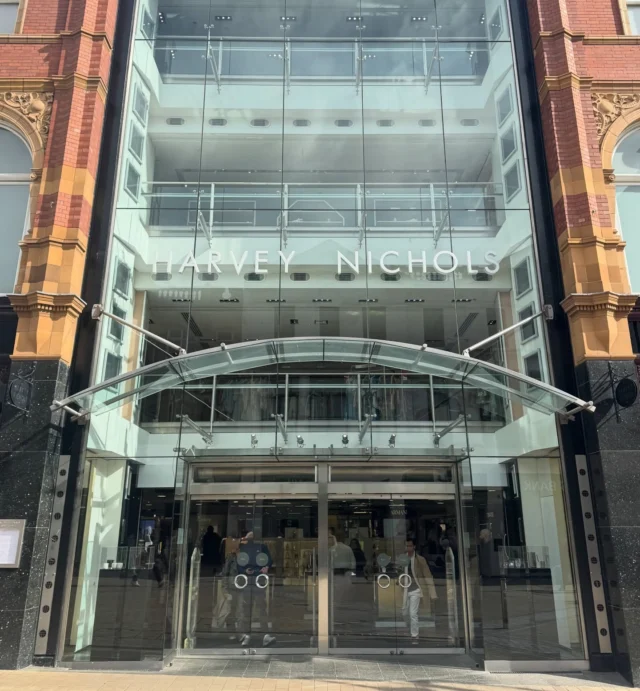 The latest beauty products you need try in @harveynichols 💄

- Creed Wild Vetiver Eau de Parfum
- Charlotte Tilbury Pillow Talk 
- Laura Mercier Tinted Blur Balm
- Loewe Aire Sutileza Elixir Eau de Parfum
- Tom Ford Architecture Soft Matte Blush
- Trinny London Miracle Blur Diffuser
- Goop, a new brand to Harvey Nichols!