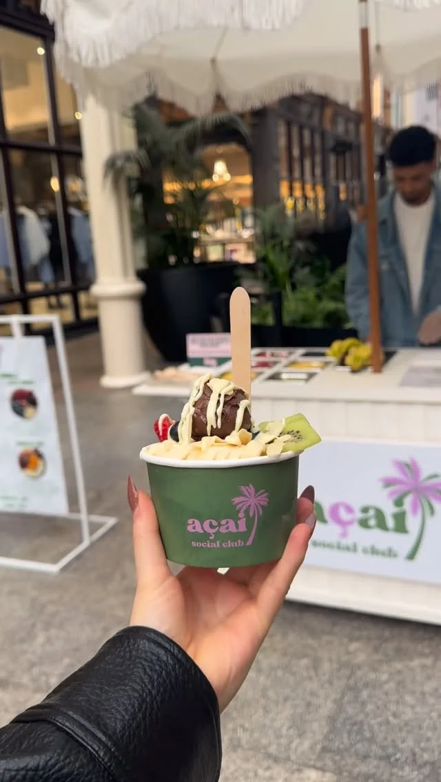 Leeds, @acaisocialclub_ has landed in Victoria Quarter!✨

Açai lovers, this one is for you! The new pop up is here until Saturday this week, and several more dates over the next few months. 
If you’re wanting a healthy snack, refreshing breakfast or evening treat, from £10 pick your favourite fruit toppings and enjoy 🍓

We tried the Amazonica- strawberries, bananas, blueberries, kiwi, granola and Nutella- we’re obsessed!

Check @acaisocialclub_ ‘s page for upcoming pop-up dates.