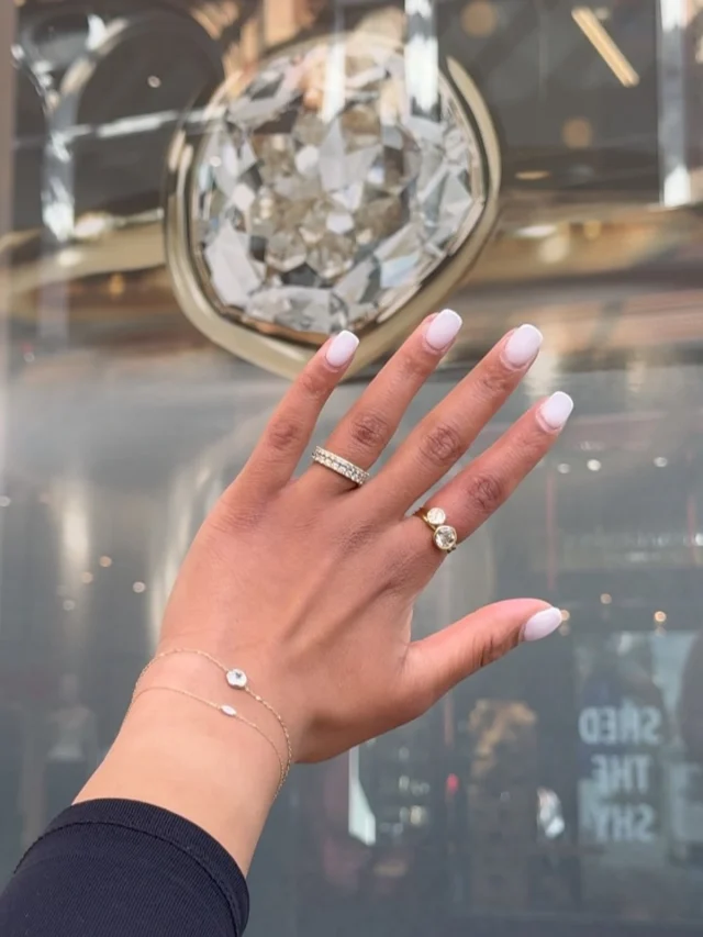 The @monicavinader Siren™ Diamond has arrived💎 

An original diamond cut – defined by contemporary design and craftsmanship.

Sustainably lab-grown and custom-cut in our iconic asymmetric MV Siren™ silhouette, with 64 precision-cut facets to maximise its brilliance.

Head into their Victoria Quarter boutique & enjoy a celebratory glass of fizz whilst you explore the full bespoke new collection💍’