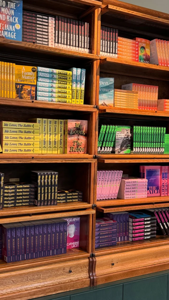 This weekend, step inside @aesop ‘s Queer Reading Room in Victoria Quarter 📚

Founded on the power of queer storytelling, Aesop has gifted more than 20,000 books by queer authors across the uk! 

This weekend only, visit @aesop Leeds to browse a curated selection and take one home, free of charge ✨